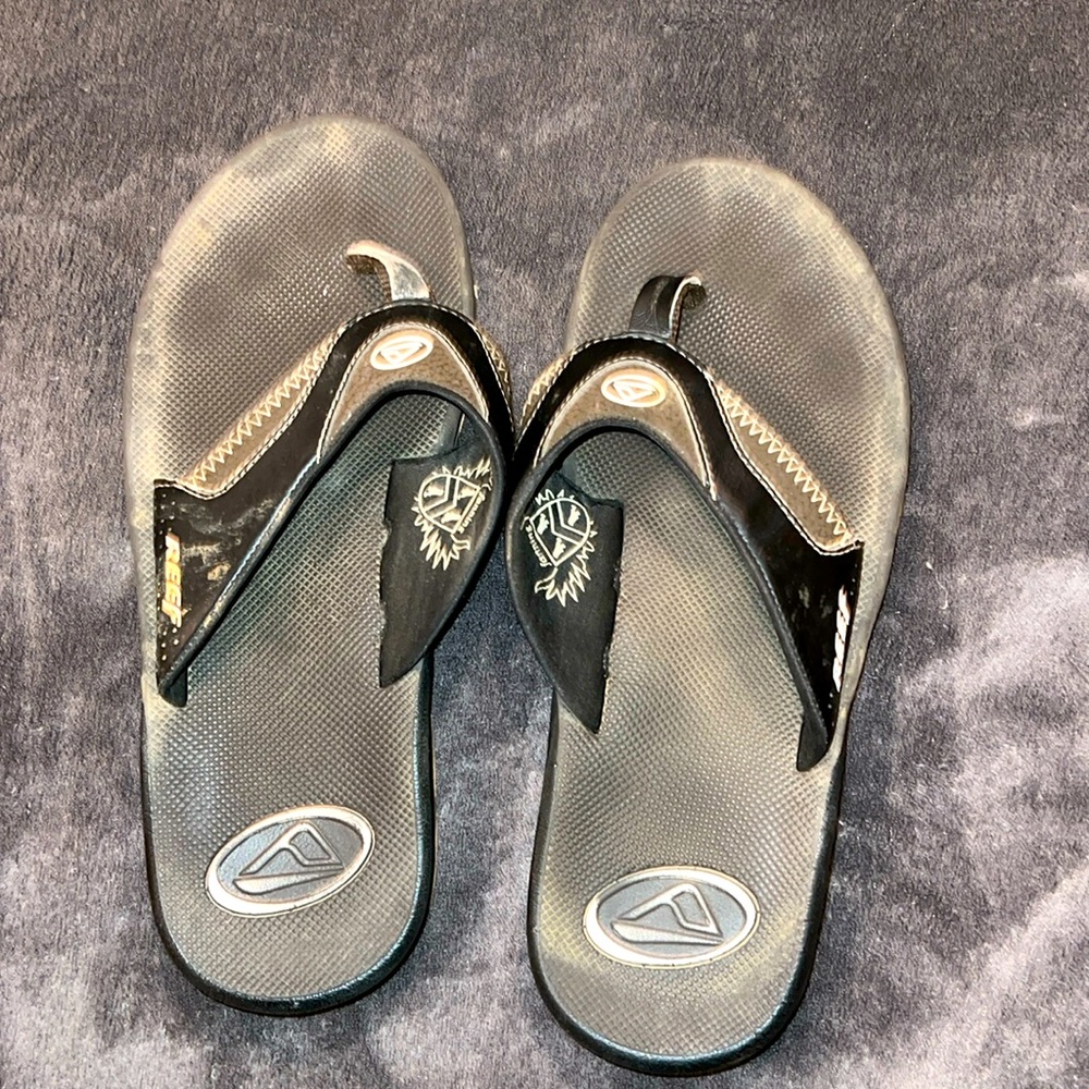 Reef size 9 flip flops